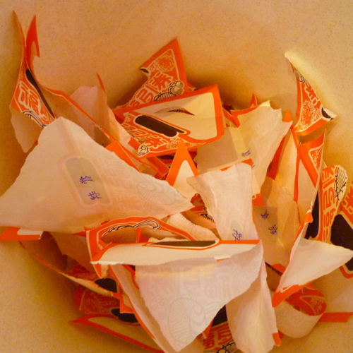 三角くじはずれなし_捨てられた特賞くじ