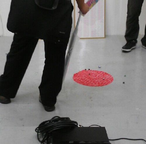 この旗を越えてゆけ_赤地床